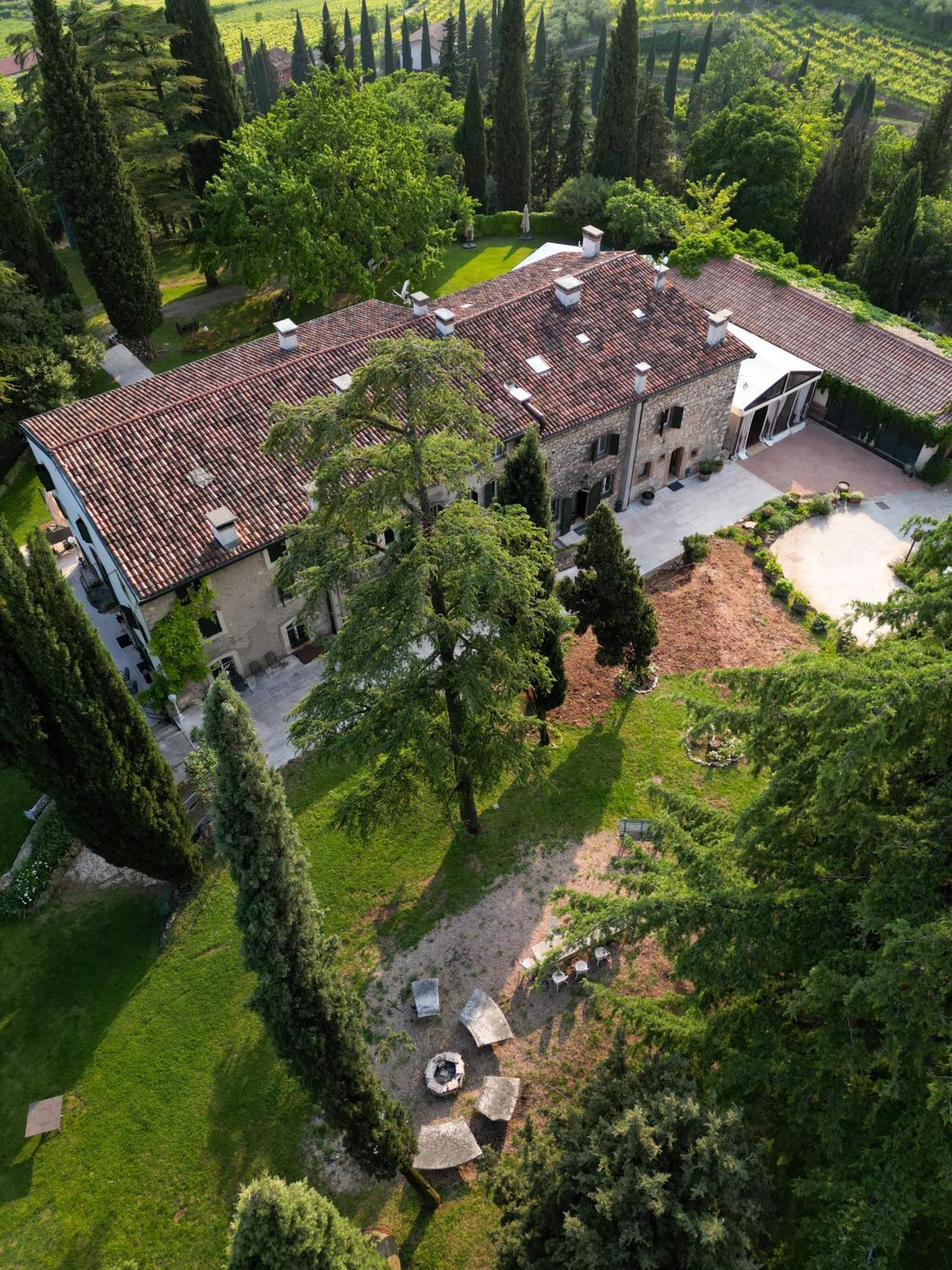 Вилла Massimago Wine Relais Mezzane di Sotto Экстерьер фото